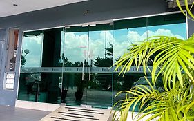 1 Hotel Mahkota Cheras